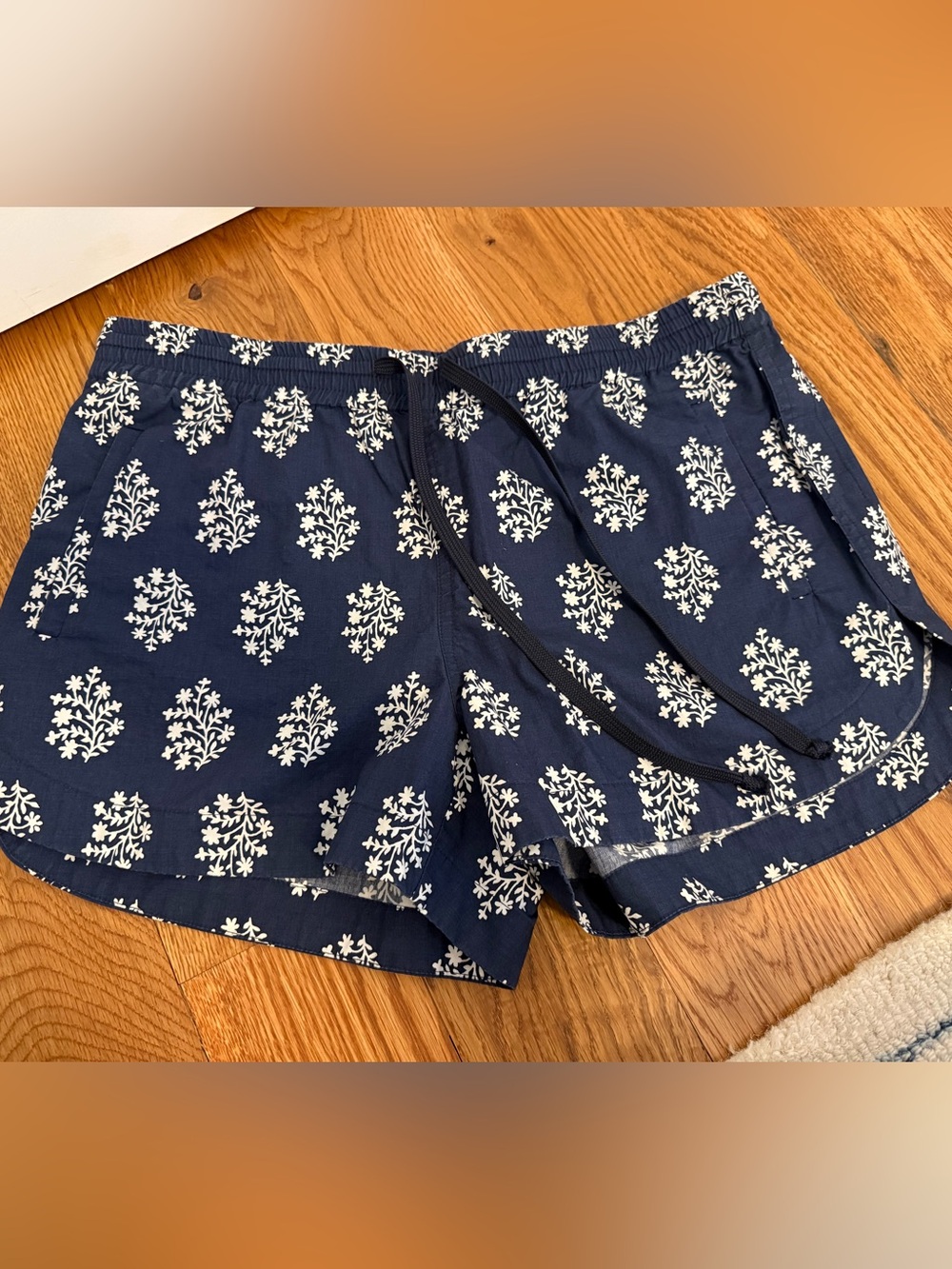 J.Crew Easy Elastic Shorts Navy Blue Fern Print, size S